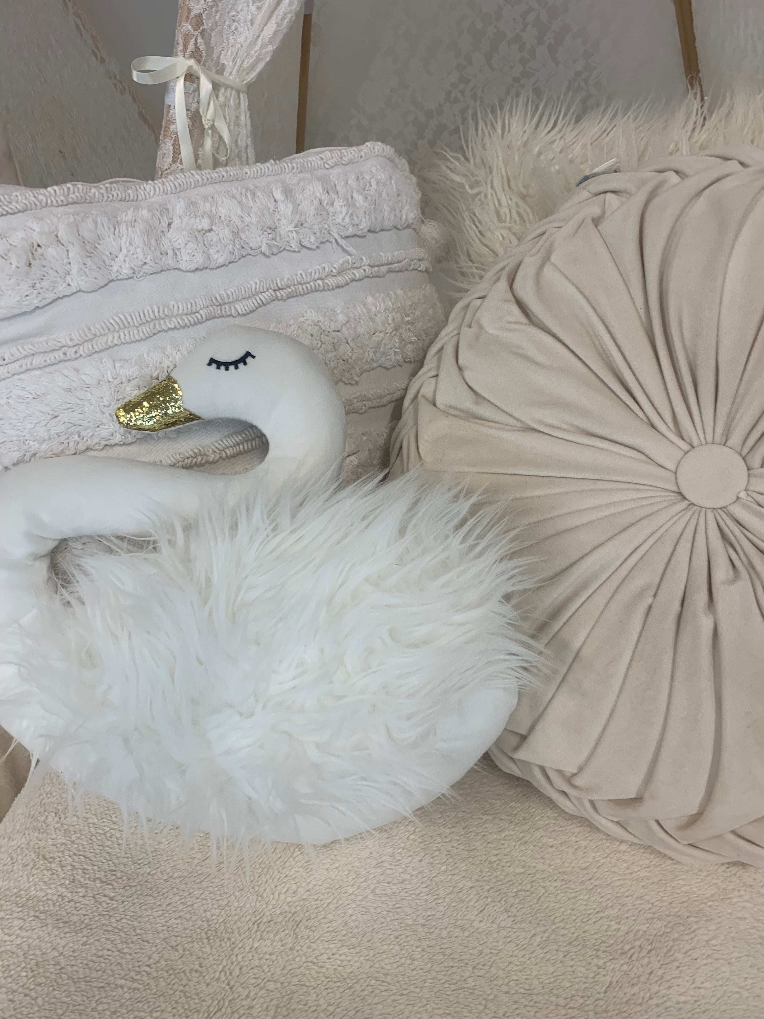 Swans and creams aesthetic for your luxury sleepover in Wellington