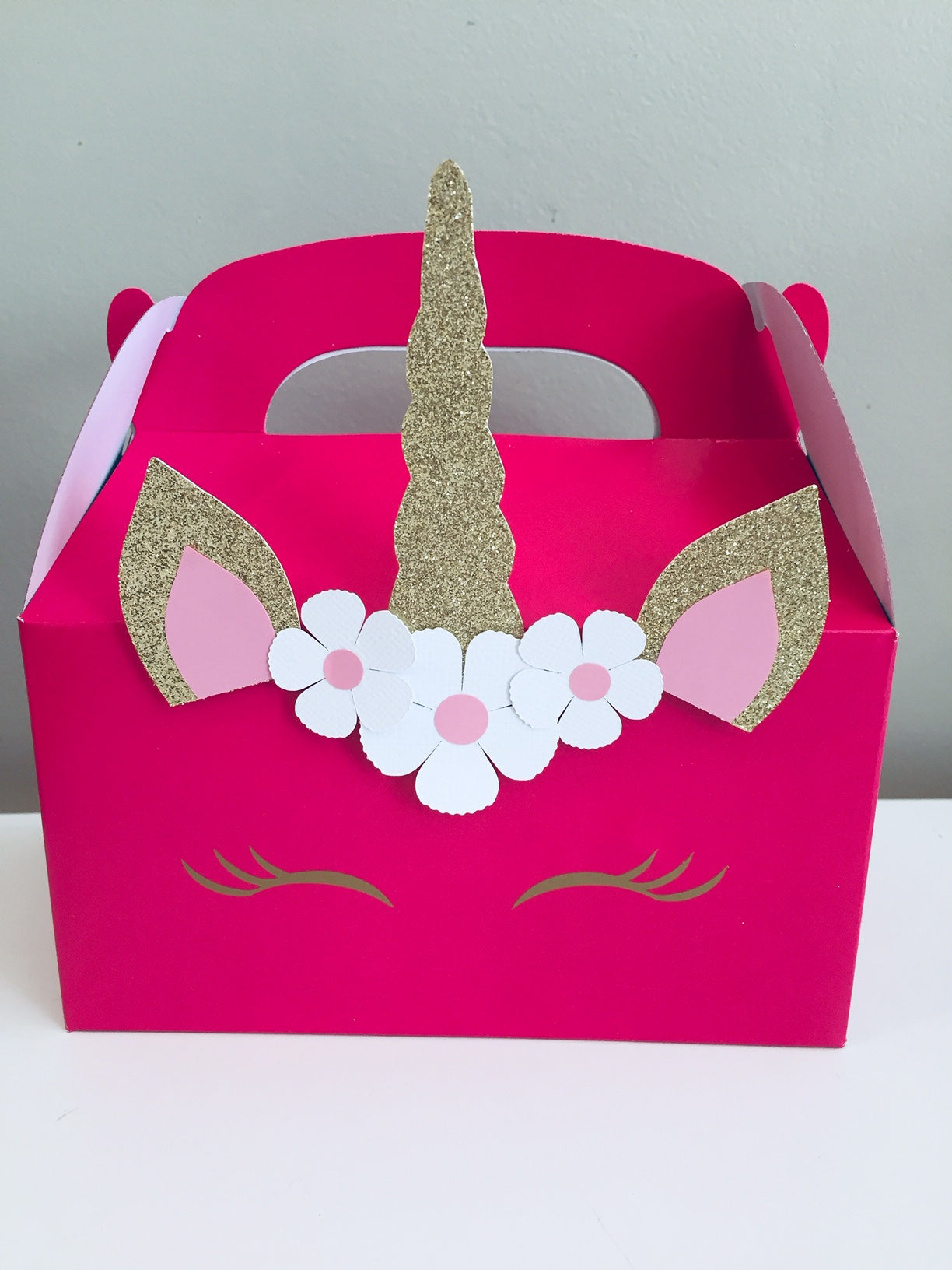 Personalised unicorn party gift boxes