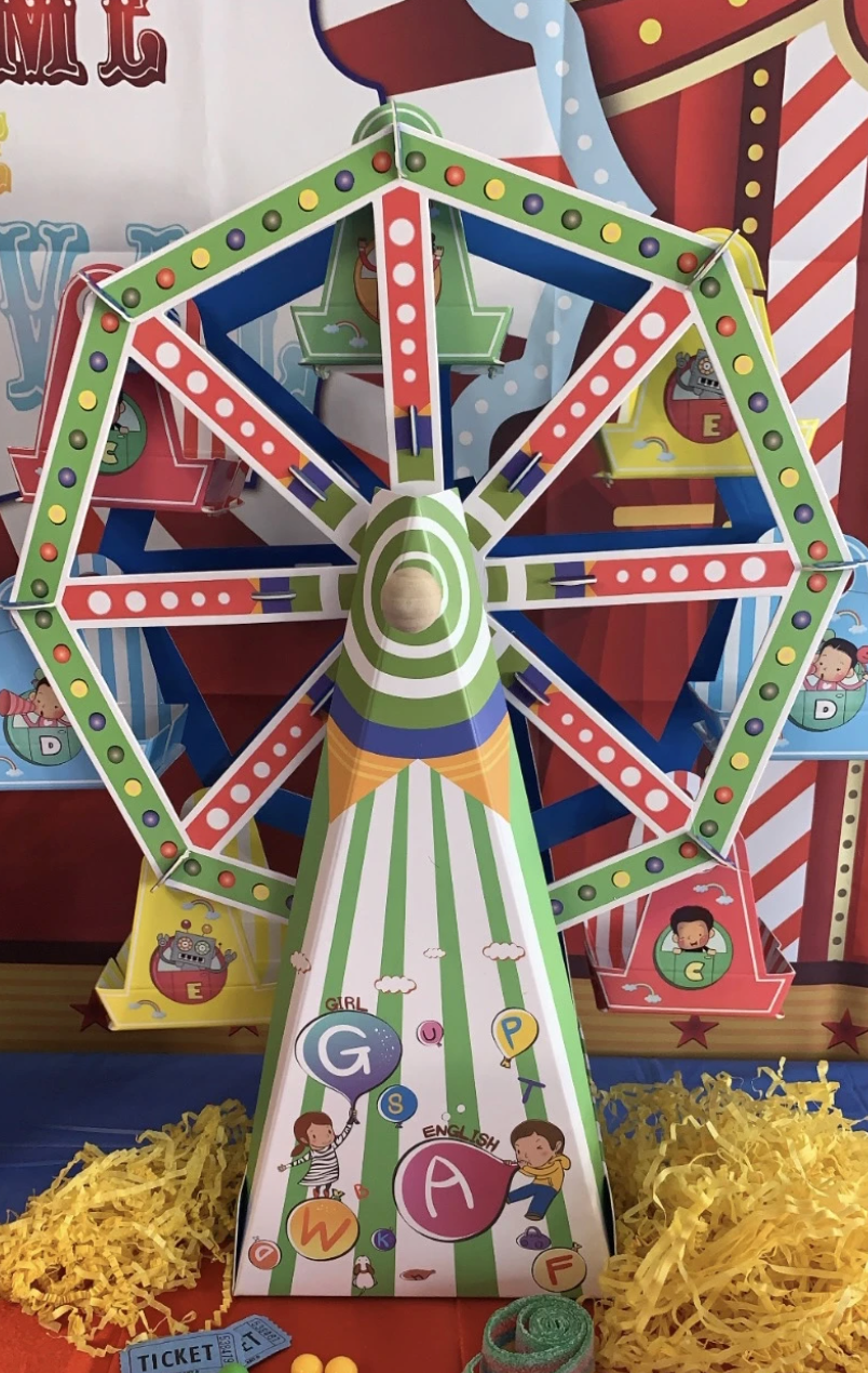 Ferris wheel circus table centrepiece