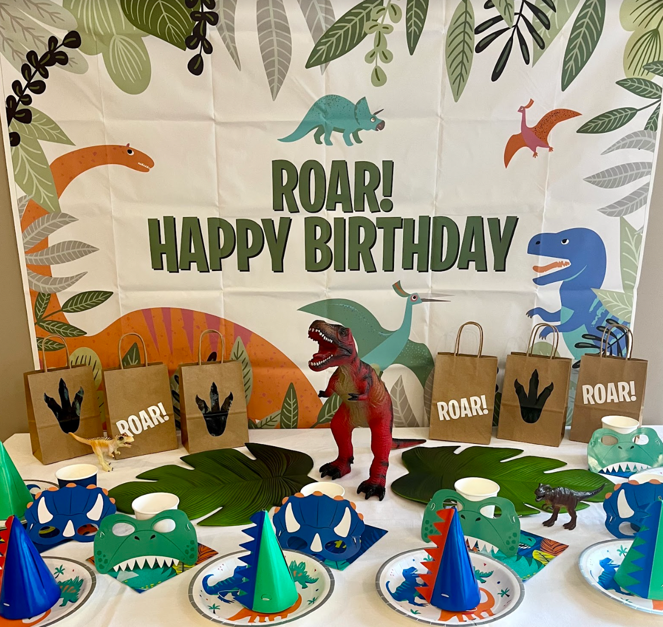 Dinosaur party box