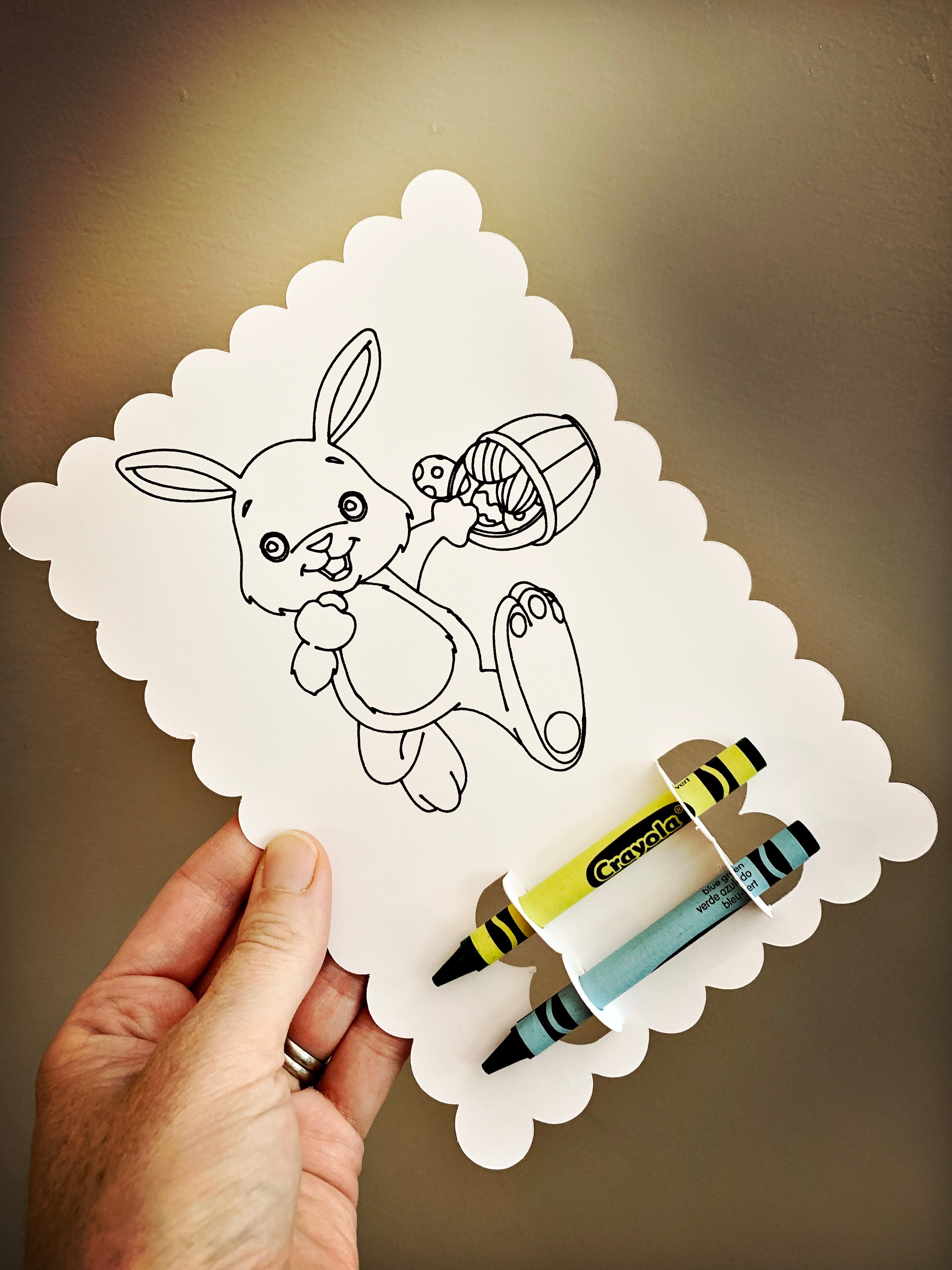 Easter themed DIY crayon kits nz easter party supplies