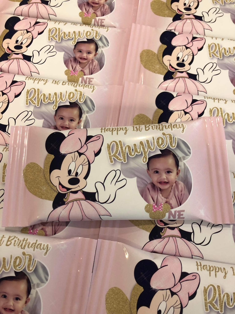 Minnie mouse mini kit kats