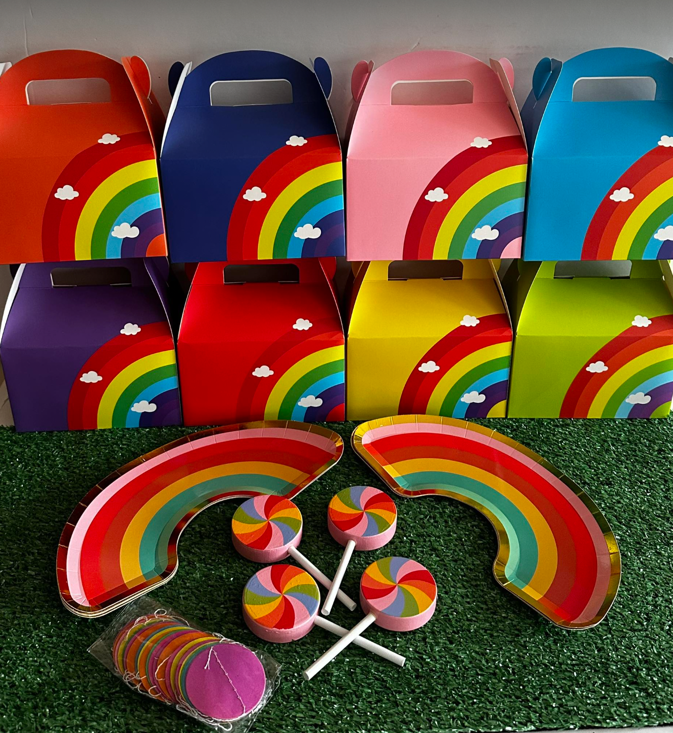 Rainbow mini party in a box