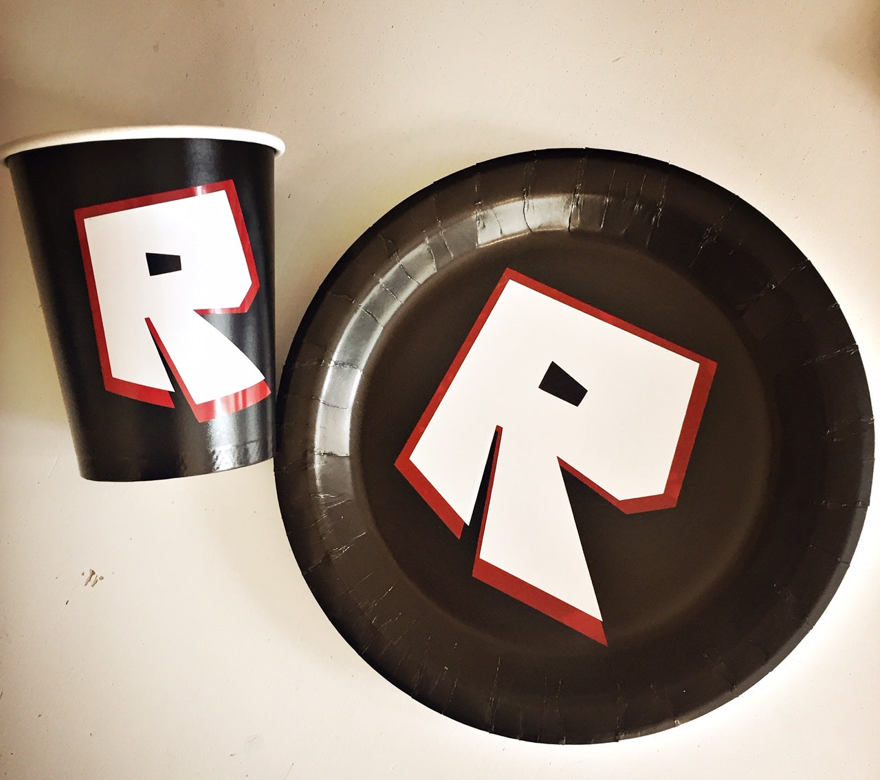 Roblox party tableware