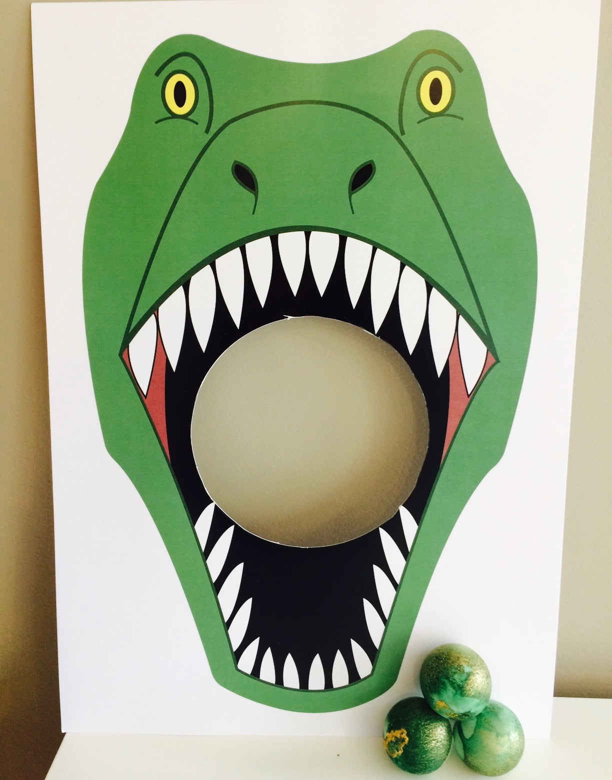 Feed the t rex dinosaur party game