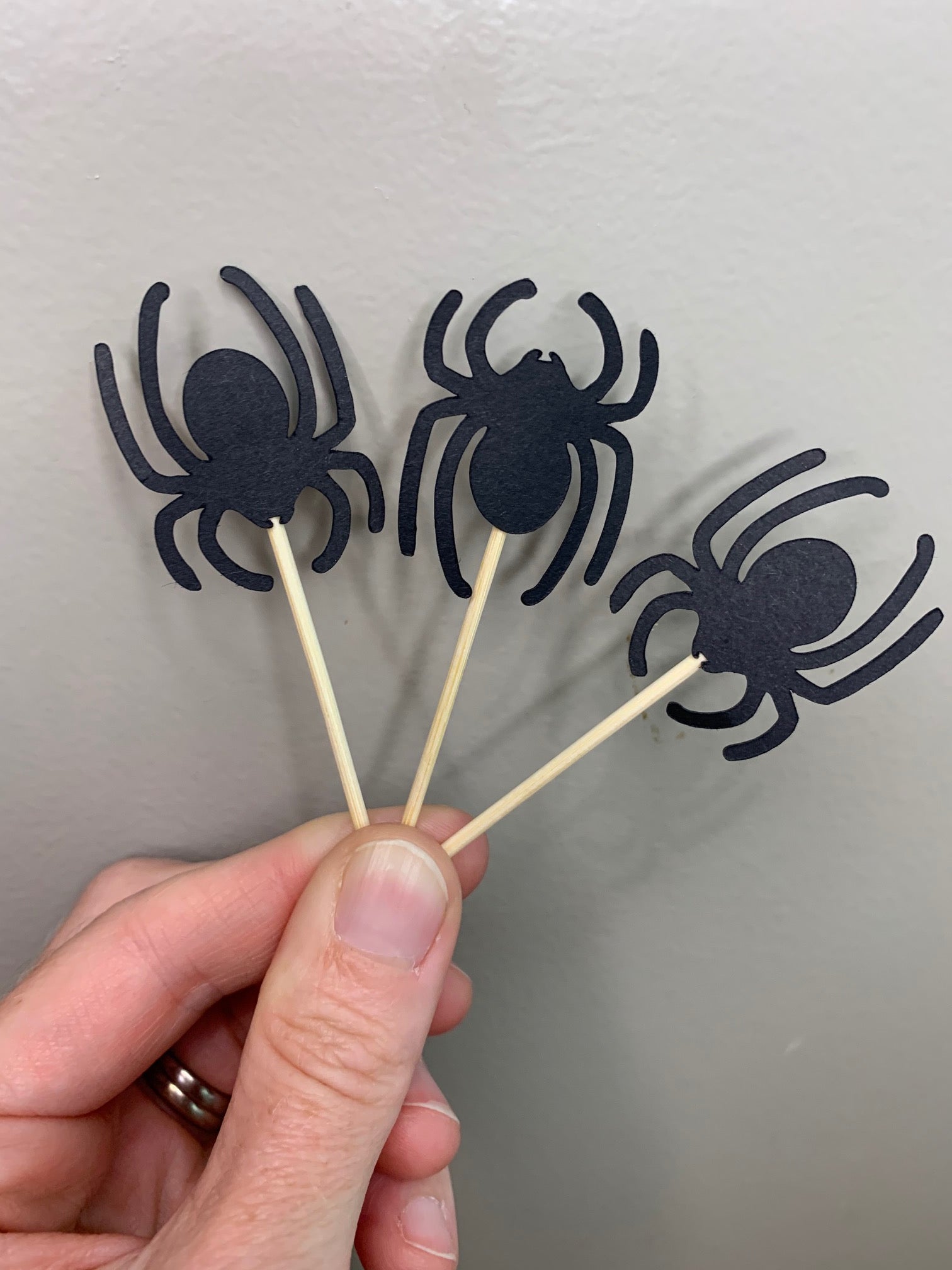 Spider cupcake toppers