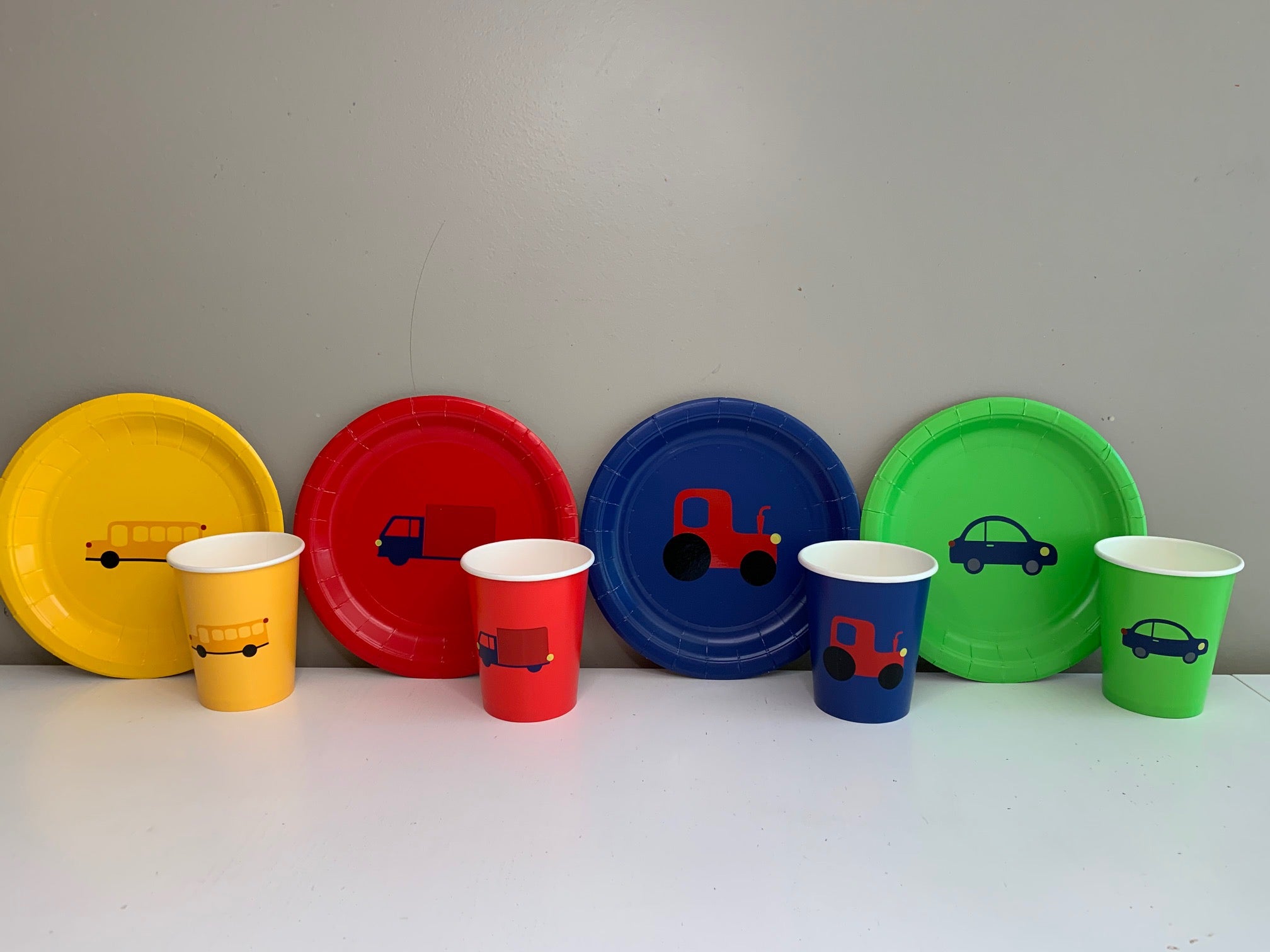 Transport themed party tableware