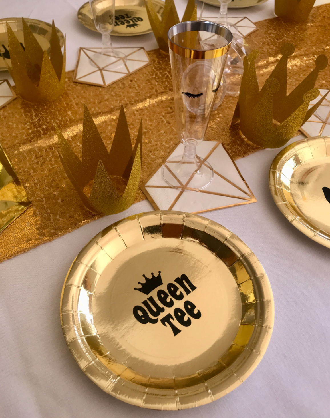 Gold crown party supplies